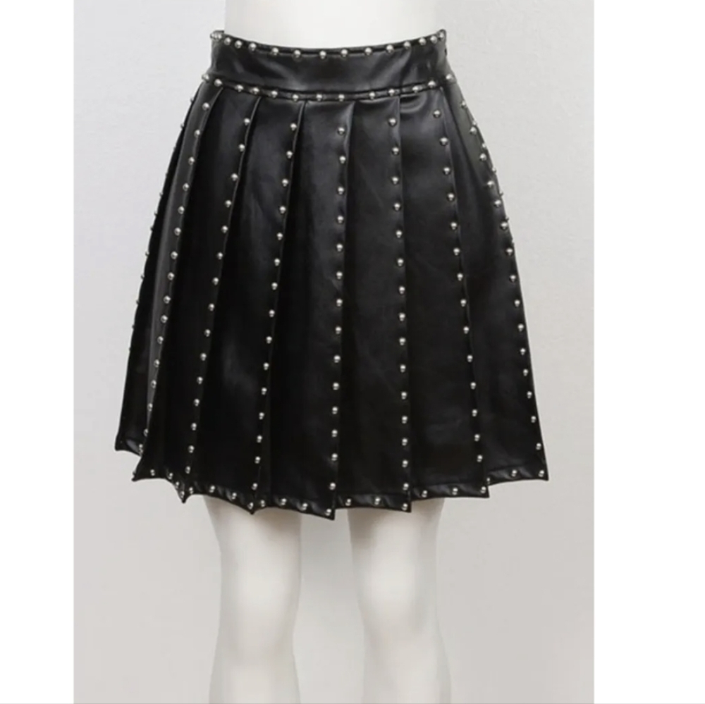 Pleated faux leather skirt